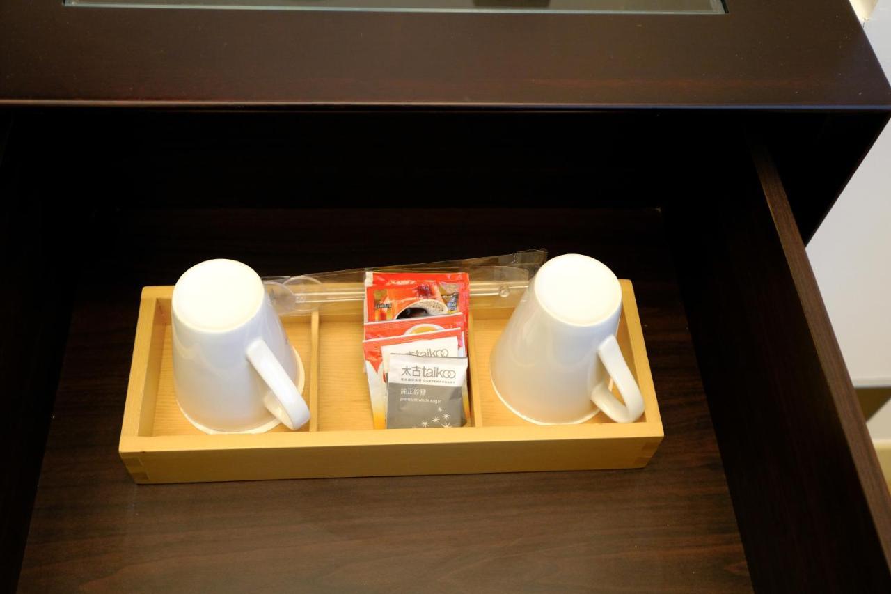 Pacific Premier Twin Room