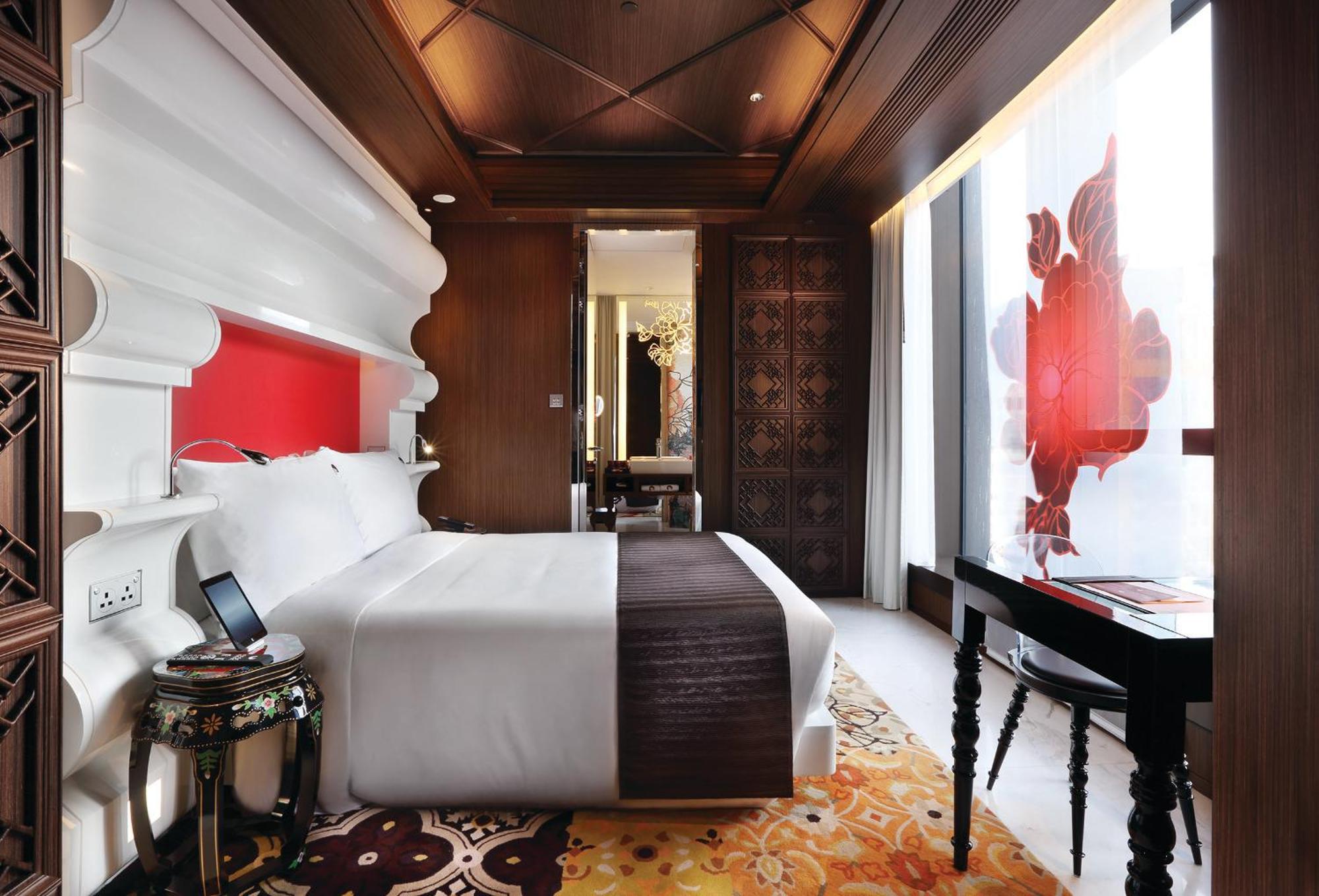 New Moon Queen Room,1277556358:JPEG