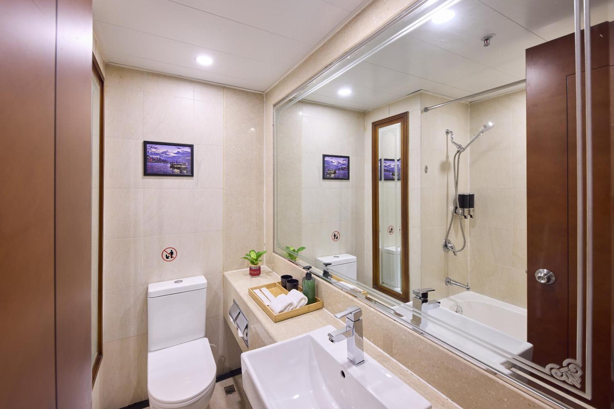 Deluxe Suite (7 – 23/F)