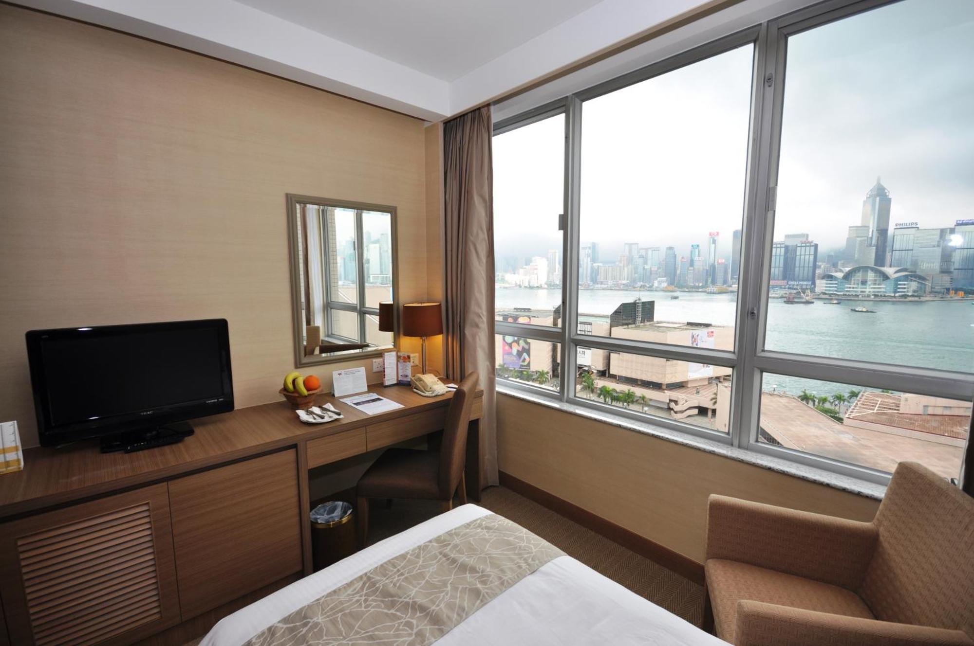 Quarto com Cama Queen-size ou 2 Camas de Solteiro e Vista do Porto