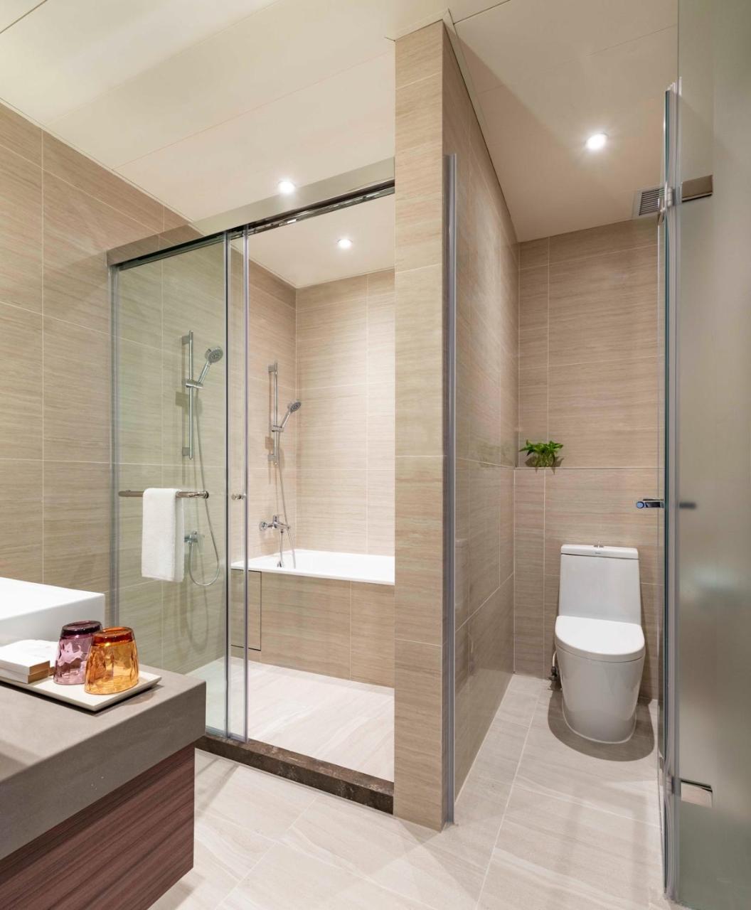 Deluxe Harbour View Suite
