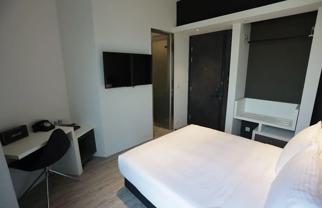 Page148, Page Hotels-1