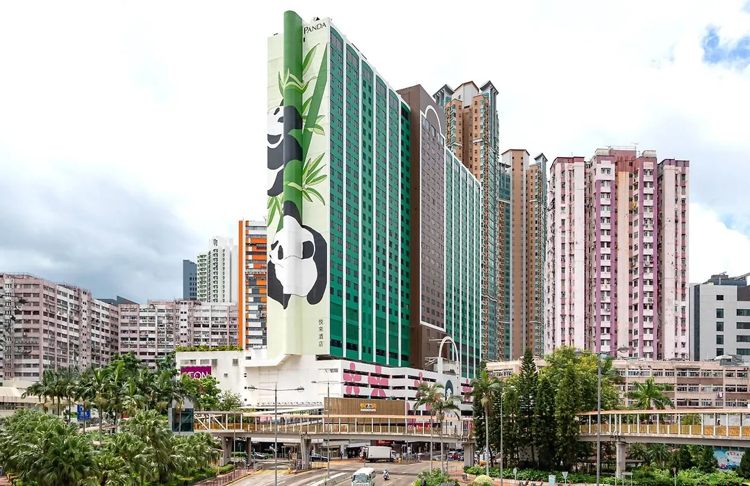 Panda Hotel-1