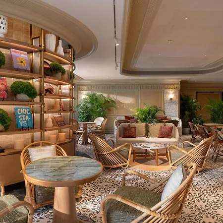 Island Shangri-La, Hong Kong-2